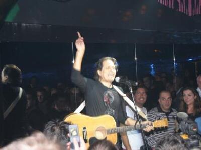 Ξανάρχεται και πάλι στην Πάτρα για ένα l...