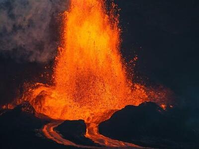 Χαβάη: Εξερράγη ηφαίστειο - Εντυπωσιακές εικόνες 