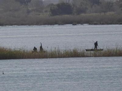 Αχαΐα:Κυνηγούν υδρόβια πουλιά στη Λίμνη ...