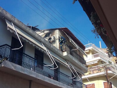 Φωτιά σε σπίτι στο Αγρίνιο, γυναίκα μετα...
