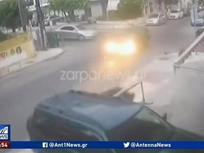 Επιβάτες μηχανής εκσφενδονίζονται μετά α...