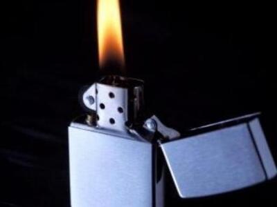 Απείλησε να κάψει το Δημαρχείο της Νέας ...