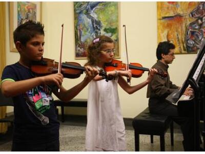 Πάτρα: Ρεσιτάλ βιολιού από παιδιά στο Δη...