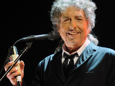 Έκπληξη από τον Bob Dylan με δεύτερο και...