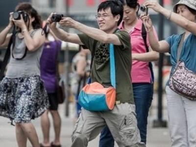 Οι Κινέζοι τουρίστες εξελίσσονται στην κ...