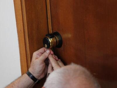 Πάτρα: Ακινητοποίησε τον κλέφτη που μπήκ...