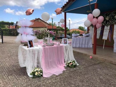 Ροζ μπαλόνια και κουφέτα στην κηδεία της 3χρονης Κατερίνας