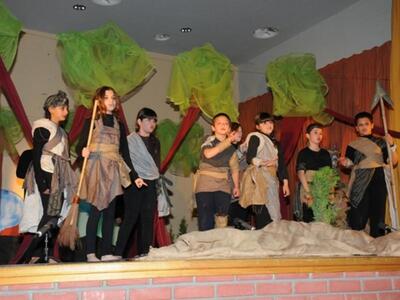 Ναύπακτος: Μαθητικές παραστάσεις με μηνύ...