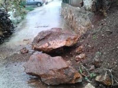 Πάτρα: Κατολίσθηση στην οδό Κοζάνης-Ευτχ...