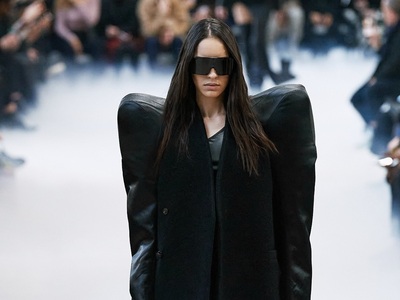 H Kρουέλα, o καμικάζι και τα αγοράκια: Τ...