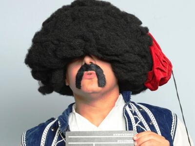 Η «πληρωμένη» απάντηση του τσολιά της Ελ...