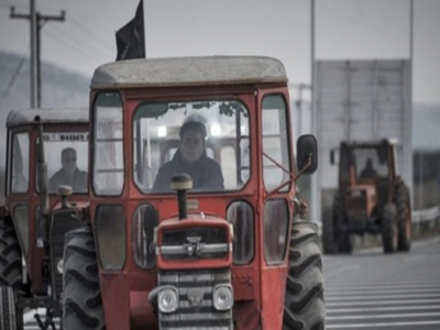 Πανελλαδική Επιτροπή Μπλόκων: Μπλόκα με ...