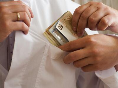 Συνελήφθη 65χρονος γιατρός για δωροληψία