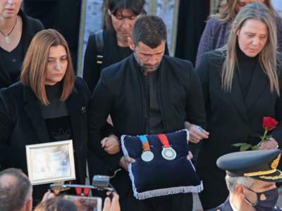 Κηδεία Αλέξανδρου Νικολαΐδη: Ο Μουρούτσο...