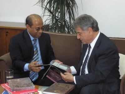 Συνάντηση Σπ. Σπύρου με τον πρέσβη του Μπαγκλαντές