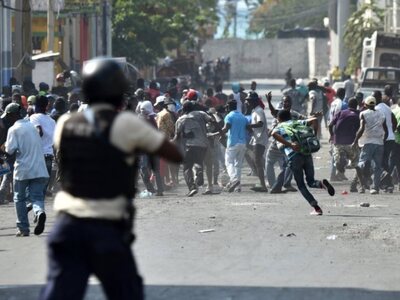 Αϊτή: Εκατοντάδες διαδηλώτριες διαμαρτυρ...