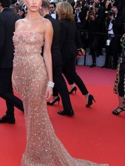 XAΛΕΙ ΜΠΑΛNΤΟΥΙΝ ΜΕ ROBERTO CAVALLI