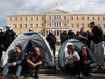 Συμβασιούχοι και από την Πάτρα έξω από τ...