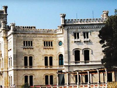 To «Residence del mare» στην Τεργέστη, αντίγραφο του οποίου ήταν η βίλα Μπίρκφελδ