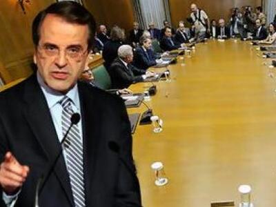 Ανασχηματισμός: Ποιοι μένουν, ποιοι φεύγ...