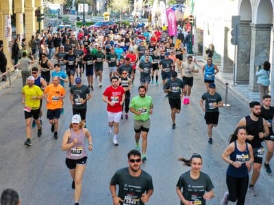 3ος Διεθνής Ημιμαραθώνιος Πάτρας: Ξεκίνη...