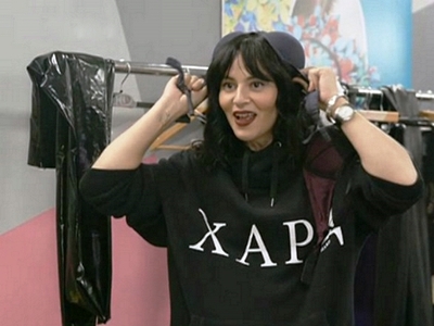 H Ζενεβιέβ μαζί με την κόρη της στο GNTM 2