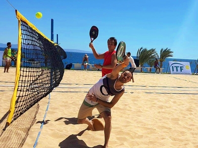 Το beach tennis υπόσχεται πλούσιο θέαμα ...