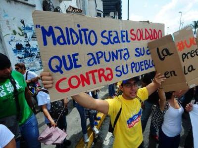 Βενεζουέλα: Μεγάλες αντικυβερνητικές διαδηλώσεις 