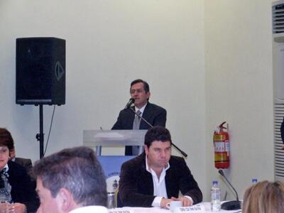 Γιουχάισαν τον Νίκο Νικολόπουλο οι συγκε...