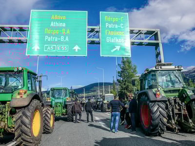 Πάτρα: Οι αγρότες έκλεισαν ξανά τη μεγάλ...