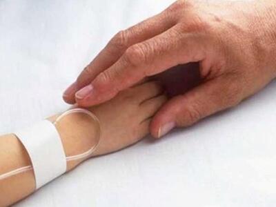 Συνεχίζεται η μάχη για τον 2χρονο Κωνστα...