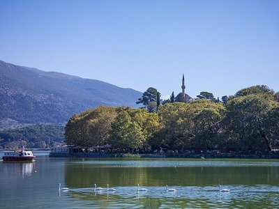Ιωάννινα: Μια πόλη που συνδυάζει παράδοσ...