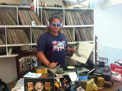 O Γιώργος Κοτοπούλης παρουσιάζει τον lat...