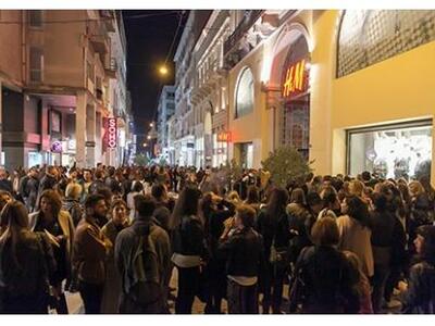 Περιμένουν οι βιτρίνες τη «Λευκή νύχτα» ...