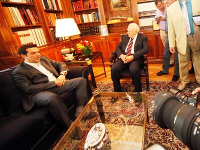 Τσίπρας σε Παπούλια: Έκανα ό,τι ήταν ανθ...