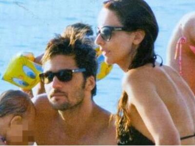 Ξέφυγε της Ματθίλδης Μαγγίρα ότι η αδελφ...