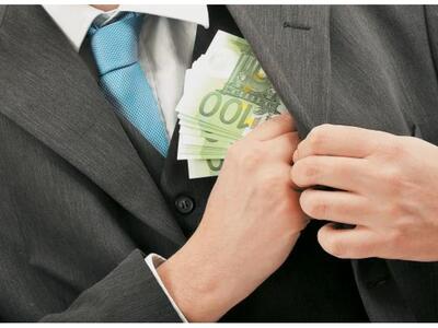 Financial Times: "Διαφθορά και πελα...