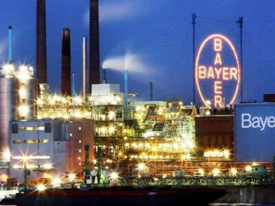 CEO της Bayer: Η έξοδος από το ευρώ θα β...