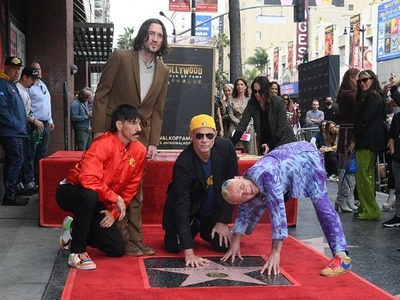 Οι Red Hot Chili Peppers απέκτησαν αστέρ...