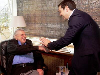 Μίκης Θεοδωράκης: Η εξουσία άλλαξε τον Τ...