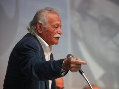 Πάτρα: O Μανώλης Γλέζος σήμερα στην πλατ...