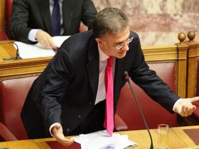 Μαυραγάνης: Η κυβέρνηση δεν μπορεί να πά...