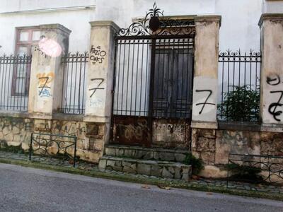 Πάτρα: Καταρρέει το νεοκλασικό «στολίδι»...