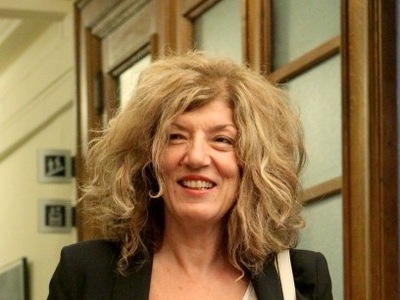 Η Σία Αναγνωστοπούλου στο Παρίσι πρότειν...