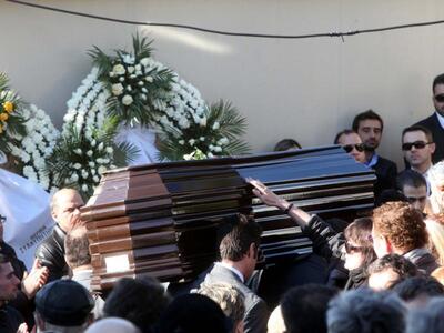 Σε κλίμα βαθιάς συγκίνησης η κηδεία του ...