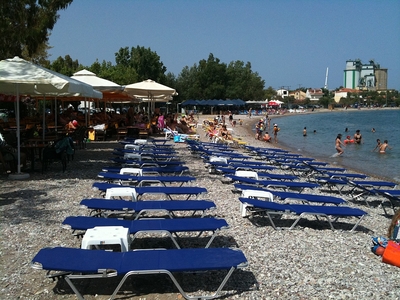 Ο "πόλεμος" της ξαπλώστρας στι...