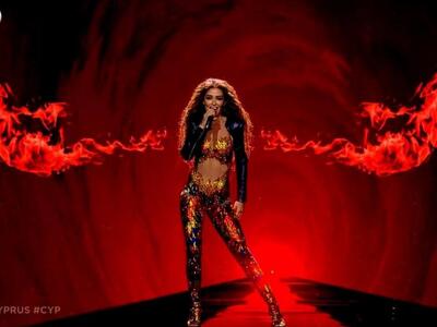 ΔΕΙΤΕ την εμφάνιση της Ελένης Φουρέιρα σ...