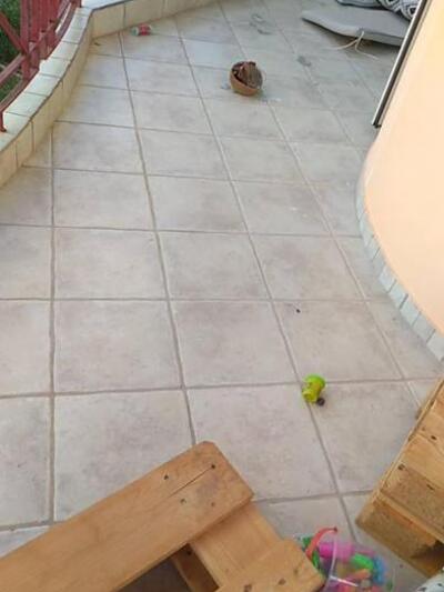 "Βομβαρδισμένα" τα μπαλκόνια