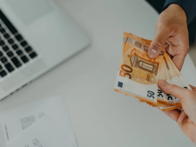 Κατώτατος μισθός: Πόσο αναμένεται να δια...