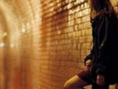 Πάτρα: Ιερόδουλη δάγκωσε στο χέρι αστυνομικό!